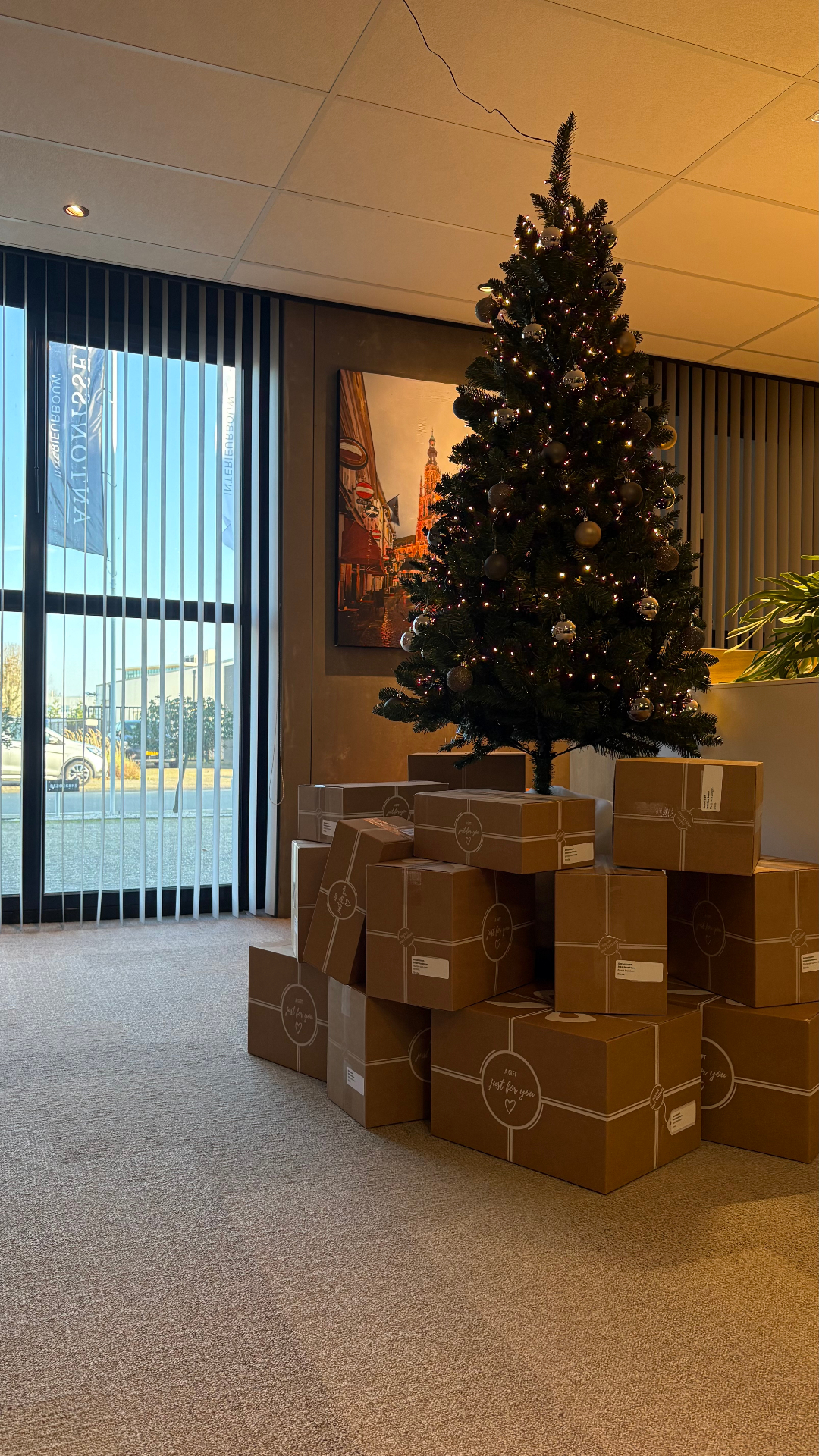 Online geschenkenmarkt op laptop